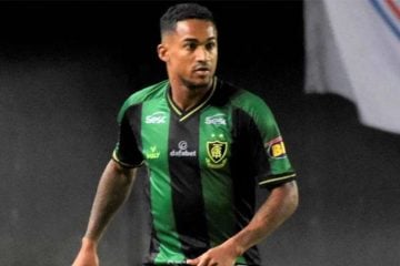 Lateral-direito Eduardo, do América, revela que está com tumor ósseo