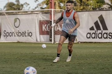 Arrascaeta e Filipe Luís treinam no Flamengo antes de jogo com América