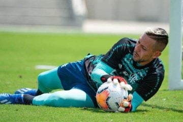 Diego Alves exalta atuação e torcida do Flamengo contra o Barcelona-EQU