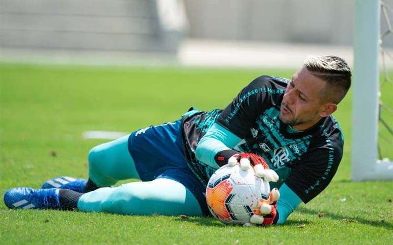 Diego Alves exalta atuação e torcida do Flamengo contra o Barcelona-EQU