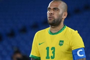Sem clube, Dani Alves não é convocado e corre risco de ficar fora da Copa