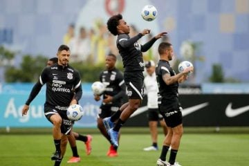 Corinthians treina com quarteto de reforços e sem Jô visando o Palmeiras
