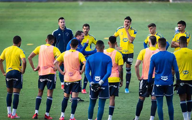 Após revés do Botafogo, Cruzeiro vira único invicto do 2º turno da Série B