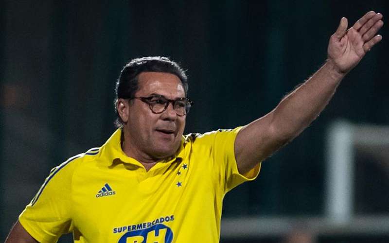 Luxemburgo reconhece ‘empate ruim’, mas elogia comportamento do Cruzeiro