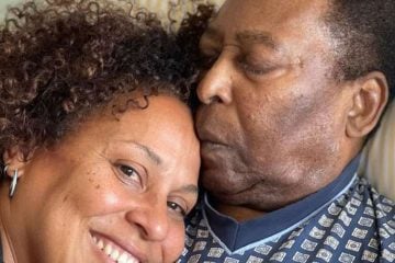 Pelé recebe alta após um mês internado, mas manterá quimioterapia