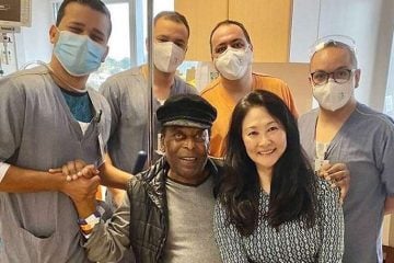 Pelé usa as redes sociais para celebrar alta e agradecer equipe do hospital