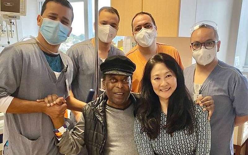 Pelé usa as redes sociais para celebrar alta e agradecer equipe do hospital