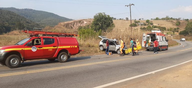 Motorista tenta fugir após acidente na MGC-120, mas é detido pela PM