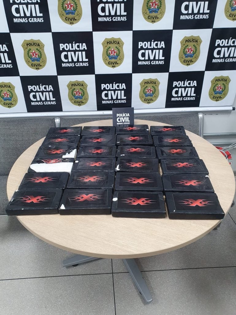 Casal que usava os filhos para enganar os policiais é preso por tráfico de drogas em BH