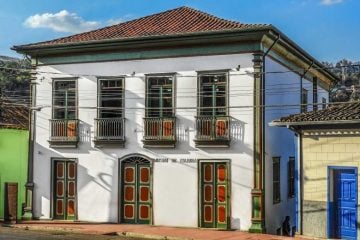 Itabira: trânsito é interrompido na Praça do Centenário para montagem do Flitabira