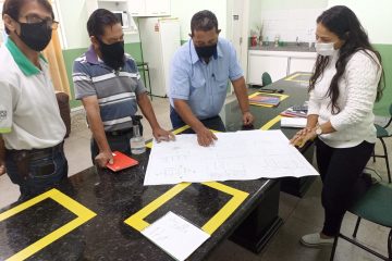 Cicinha Moura recebe projeto para captação de água de chuva para construção de horta em Monlevade