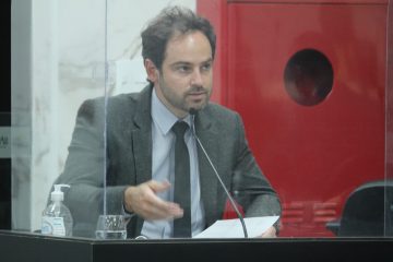 Câmara de Itabira: revisão salarial dos servidores é levado ao plenário; Neidson Freitas pede vista ao projeto