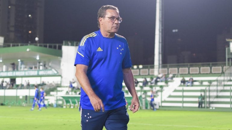 Cruzeiro anuncia saída de Luxemburgo e comissão técnica