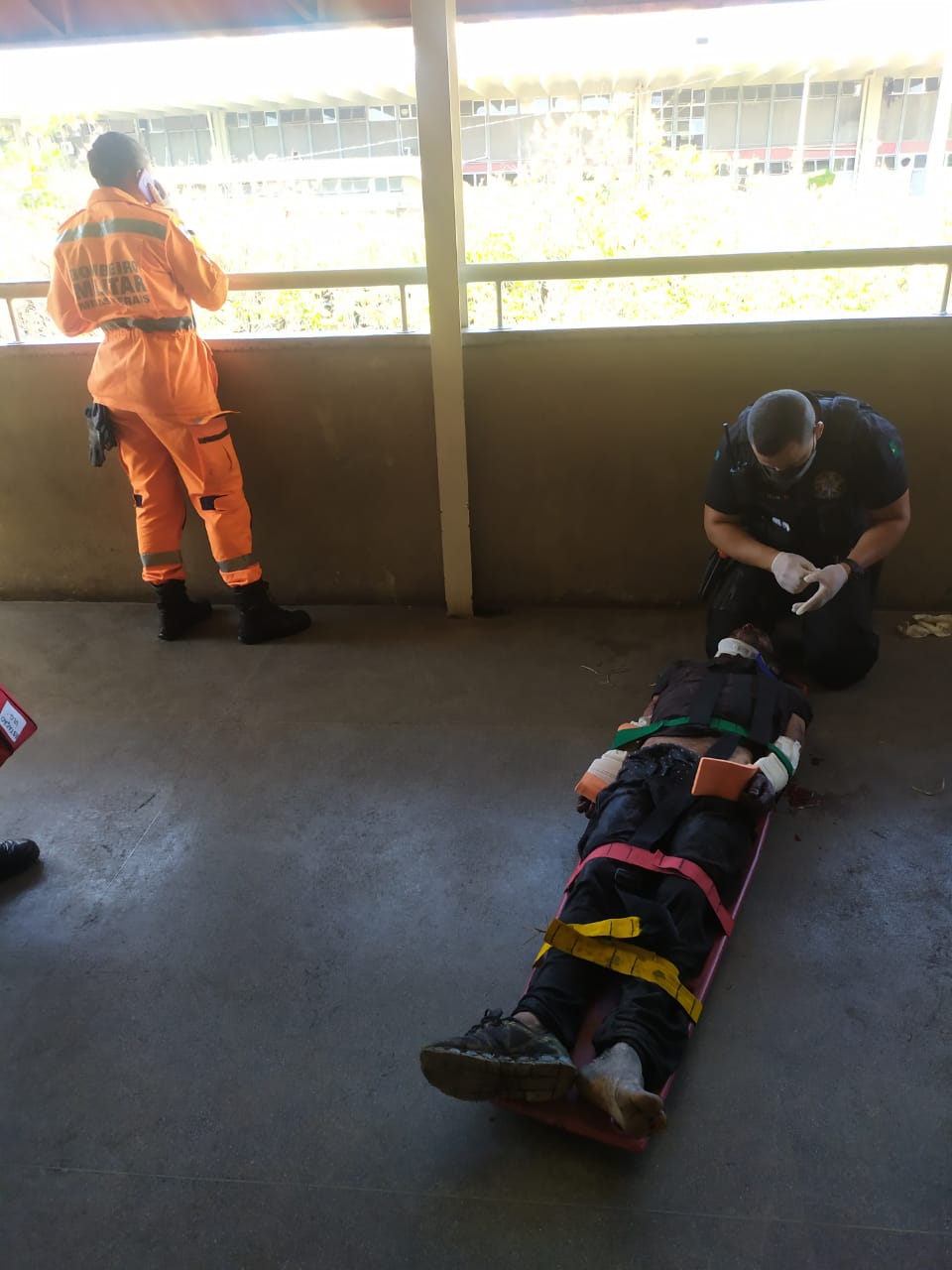 Homem recebeu atendimento pré-hospitalar na estação de metrô