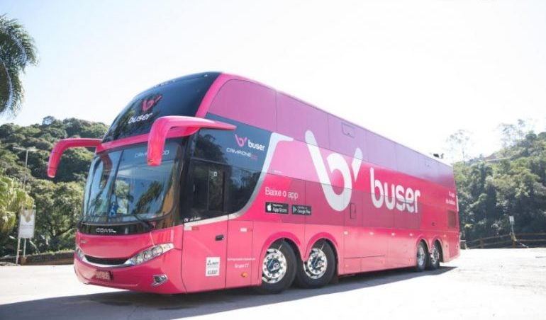 Zema veta projeto de lei que barra ônibus intermunicipal por aplicativo em Minas
