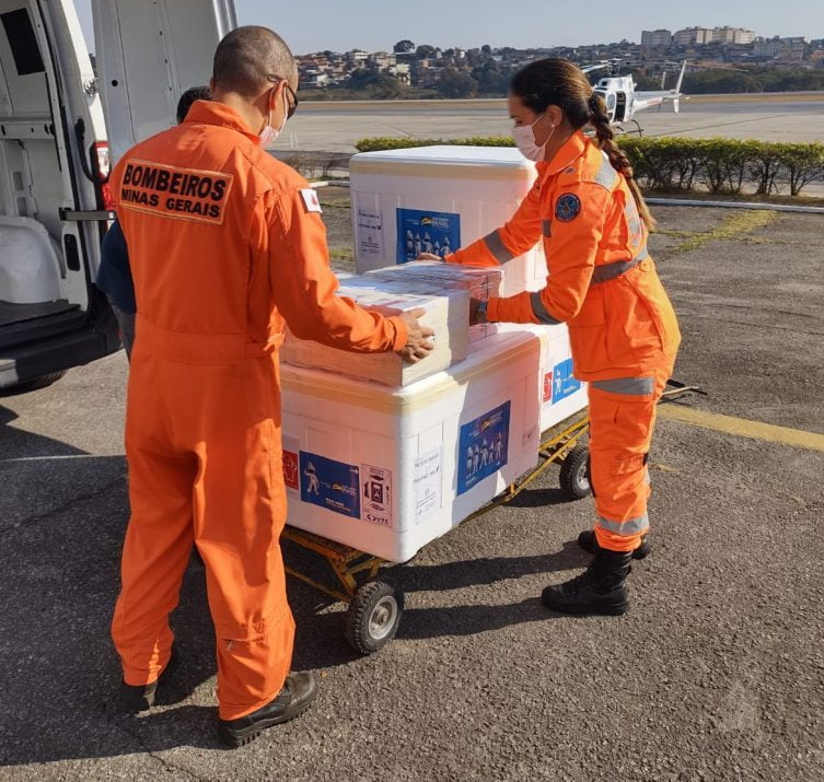 Governo de Minas distribui mais de 890 mil doses da vacina contra Covid-19