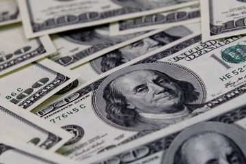 Dólar fecha a R$ 5,17 influenciado por Brasil e exterior