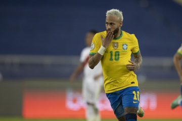 Com Neymar, Brasil enfrenta a Colômbia; Rádio Caraça transmite a partida