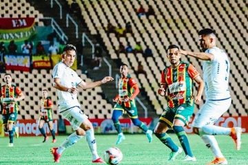 Com um a mais, Sampaio leva gol no fim e cede empate ao Remo na Série B