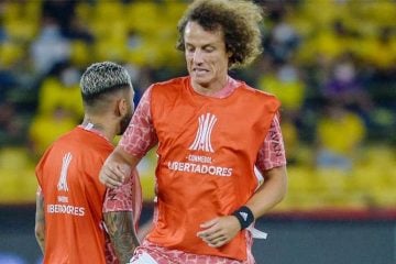 Zagueiro David Luiz sofre lesão e vira desfalque no Flamengo