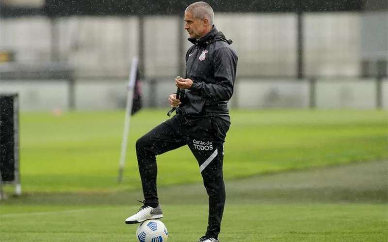 Corinthians visita Red Bull Bragantino na luta por vaga na Libertadores
