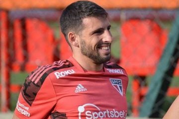 São Paulo visita a lanterna Chapecoense em busca de reação no Brasileirão