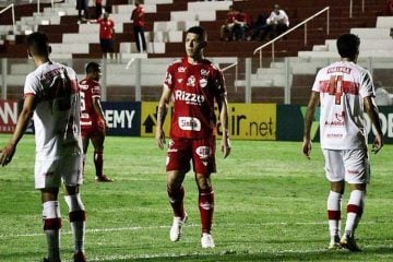 Vila Nova-GO desperdiça chances e empata em casa com o CRB pela Série B