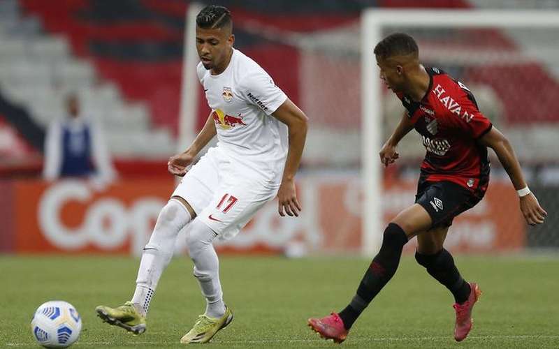 Conmebol define árbitro uruguaio para final entre Bragantino e Athletico-PR