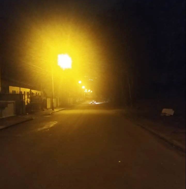 Santa Cruz é o segundo bairro a receber iluminação de led completa em Monlevade