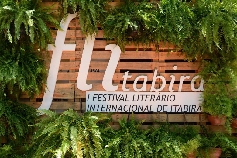“O Flitabira é um festival inovador em todos os campos”, afirma o jornalista Afonso Borges