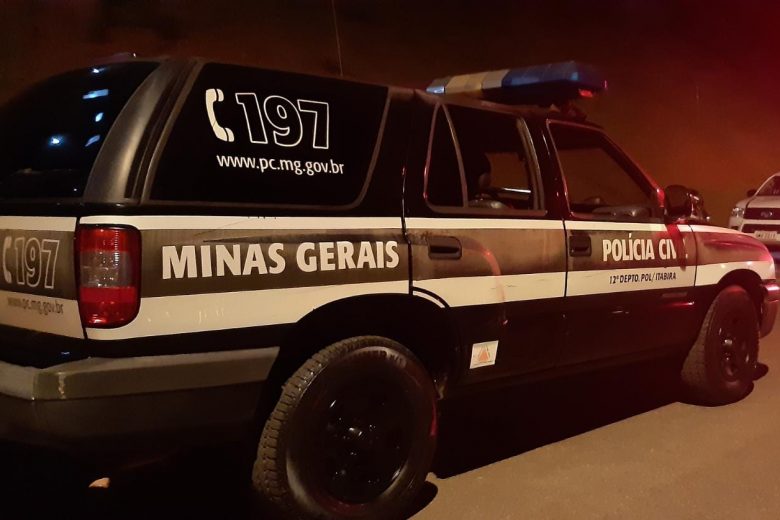 Homem é preso após oferecer dinheiro a policiais em exame de direção