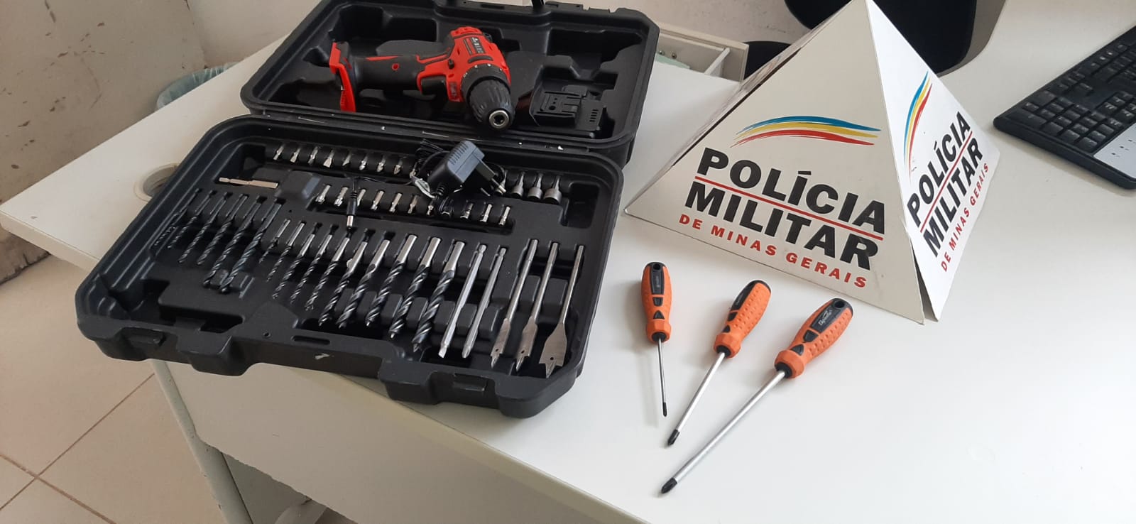 PM prende suspeito de arrombar clínica em Itabira