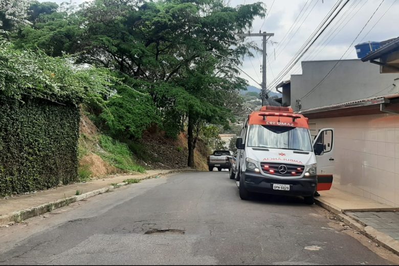 Idoso morre após bater com a cabeça ao cair de escada em Itabira