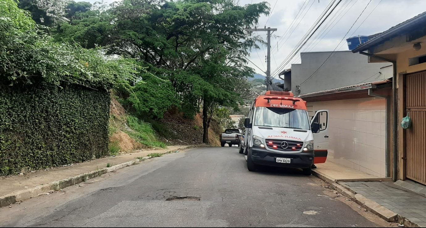 Idoso morre após bater com a cabeça ao cair de escada em Itabira