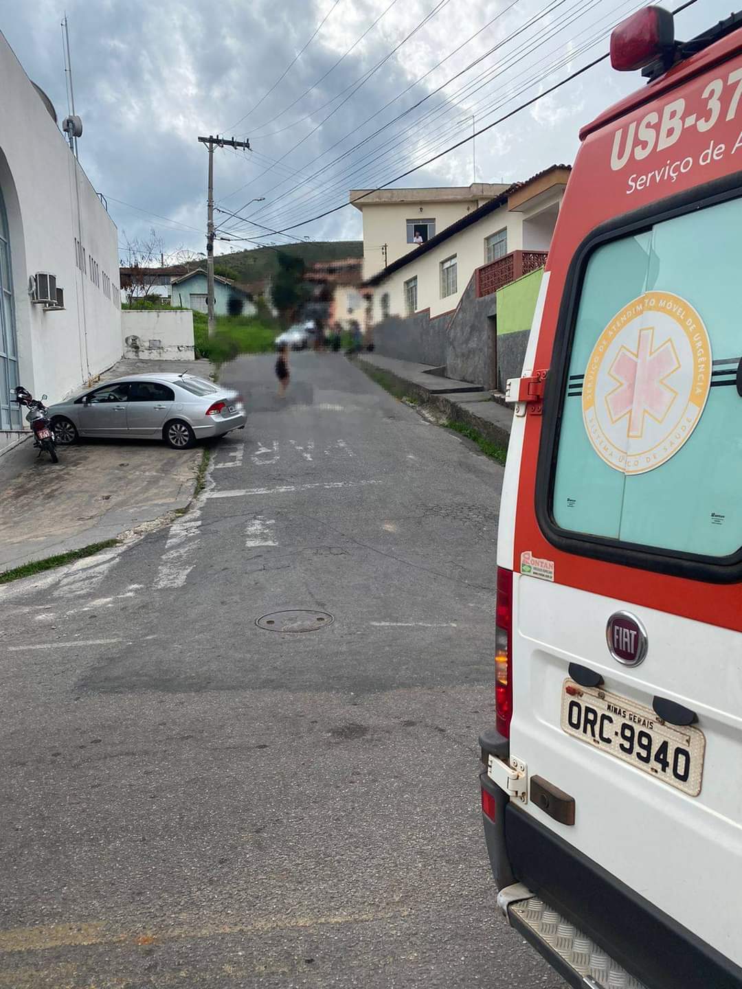 Crianças colidem contra muro em Caeté
