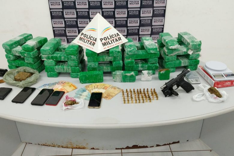 Tático Móvel apreende mais de 50 kg de maconha em Itabira