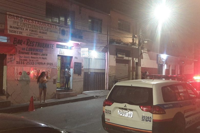 Jovem é morto a tiros dentro de bar no Água Fresca