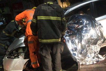 Motorista morre depois de bater o carro em poste no bairro Buritis, em BH