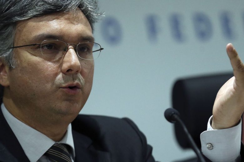Novo secretário descarta Plano B para Auxílio Brasil de R$ 400