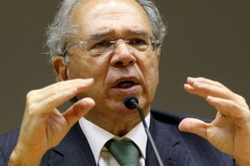 Dólar cai e bolsa reduz perdas após discurso do ministro da Economia