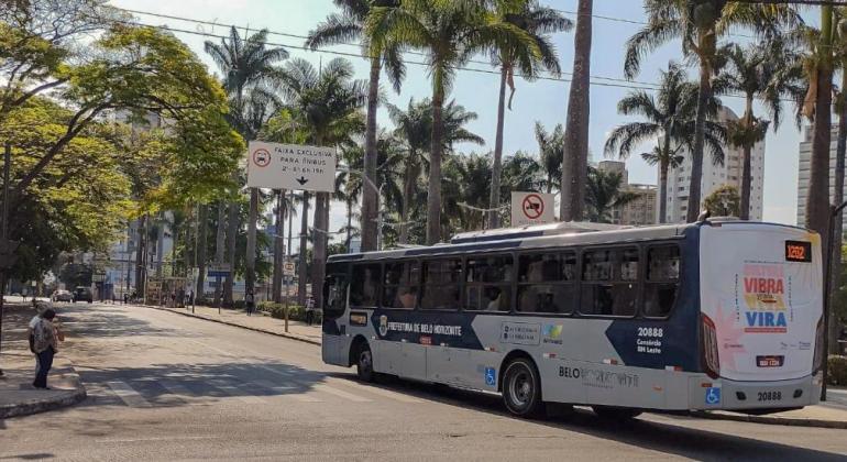 Greve dos motoristas de ônibus em BH é suspensa