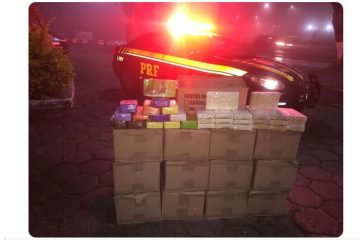 Com mais de 400 kg de drogas carregadas, motorista pula da carreta em movimento ao avistar PRF e foge