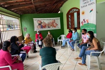 Beneficiários do Cesta Cidadã recebem orientações sobre programas sociais em Monlevade