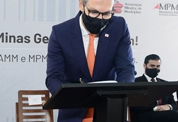 Saúde: Governo de Minas Gerais assina acordo para pagar dívida bilionária com municípios