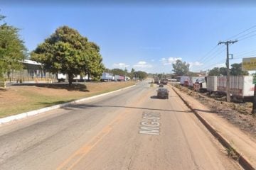 Assaltantes roubam carro e morrem carbonizados após acidente