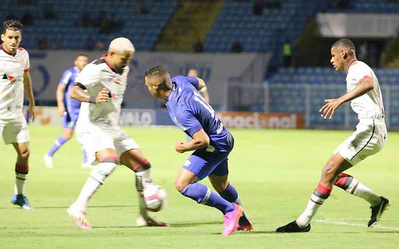 Avaí tropeça no Vitória e perde chance de se aproximar do acesso na Série B