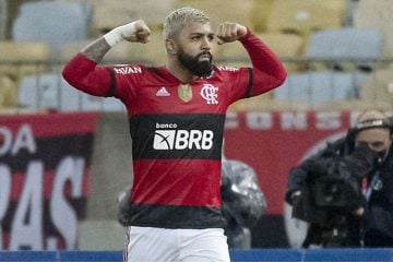 Com arbitragem polêmica e time misto, Flamengo vence o Bahia no Brasileirão