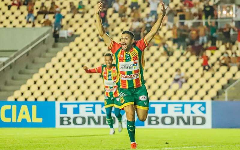 Sampaio Corrêa bate Vila Nova e praticamente se garante na Série B