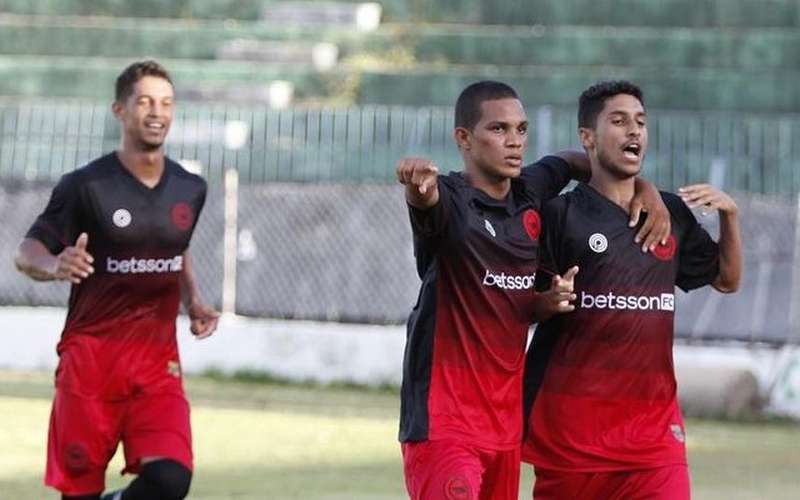 ‘Pior time do mundo’, Íbis briga por título e acesso em Pernambuco