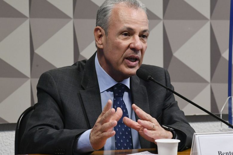Ministro descarta risco de apagão no país por crise hídrica
